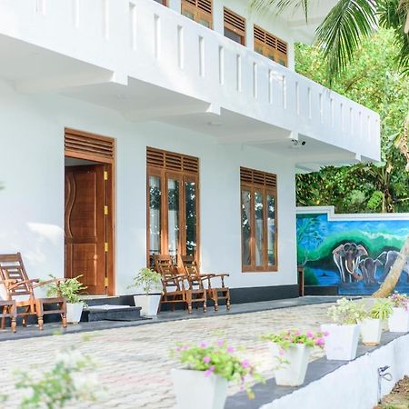 Scenery River Star Hotel Hikkaduwa Ngoại thất bức ảnh